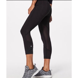 LULULEMON PACE RIVAL CROP 22” BLACK COLOR SIZE 2